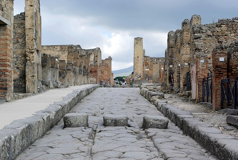 File:Pompeii BW 2013-05-13 10-11-47 DxO.jpg