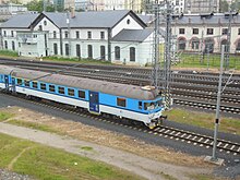 A driving trailer leading the fast train in Praha Masarykovo nadrazi Praha Masarykovo nadrazi, ridici vuz ABfbrdtn (02).jpg