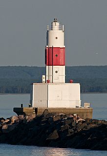 <span class="mw-page-title-main">Presque Isle Harbor Breakwater Light</span> Lighthouse in Michigan, United States
