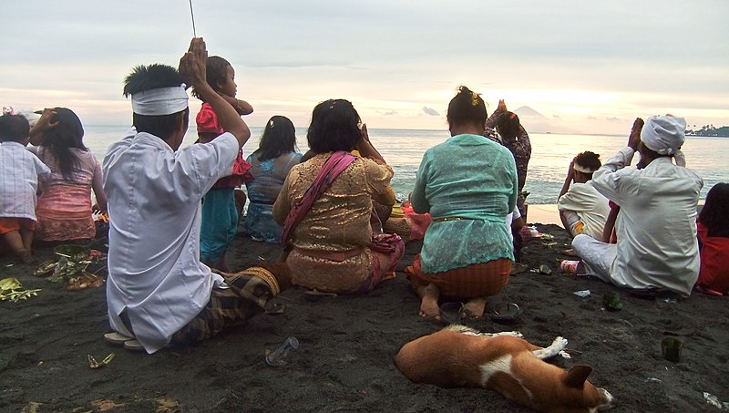 File:Pura Batubolong Lombok 1.JPG