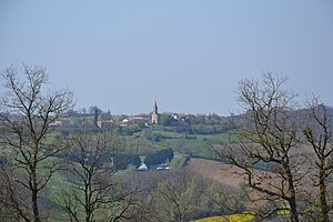 Puybegon vu depuis la chapelle Sainte-Cécile de Mauribal.jpg