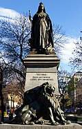 Estátua da Rainha Vitória (Hamilton, Ontário, Canadá) .jpg