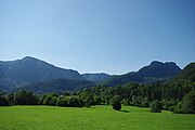 Blick von Nonn. Links das Lattengebirge, rechts das Müllnerhorn