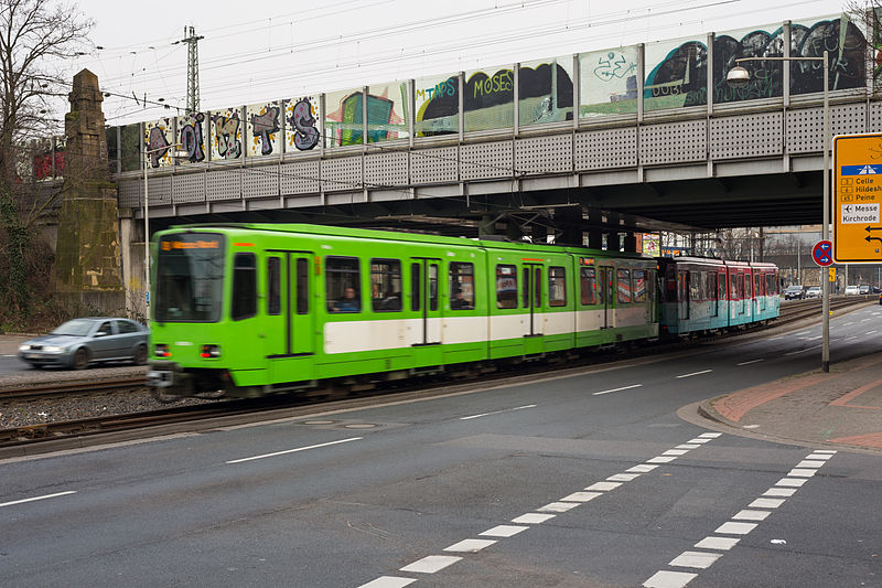 File:Railroad bridge Hildesheimer Strasse Waldhausen Doehren Hannover Germany.jpg