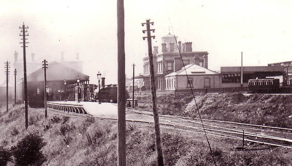 A view of stations at Reading, circa 1865–70, with the SER station on the left, and the GWR station at higher level on the right