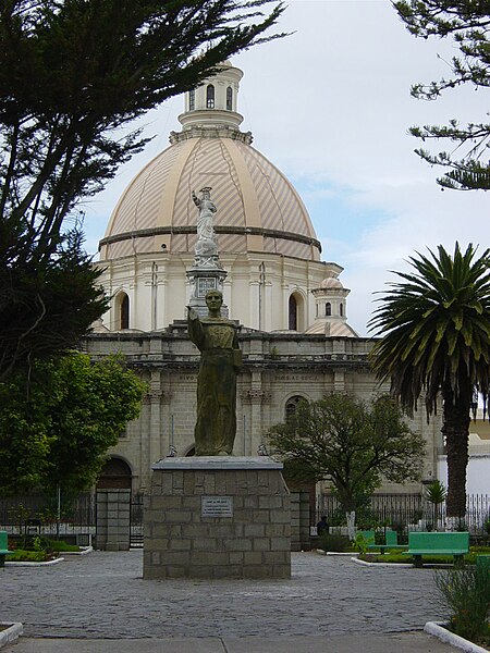 File:Riobamba Basílica del Sagrado Corazón de Jesús.jpg