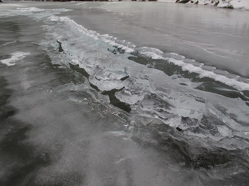 File:River ice formations.jpg