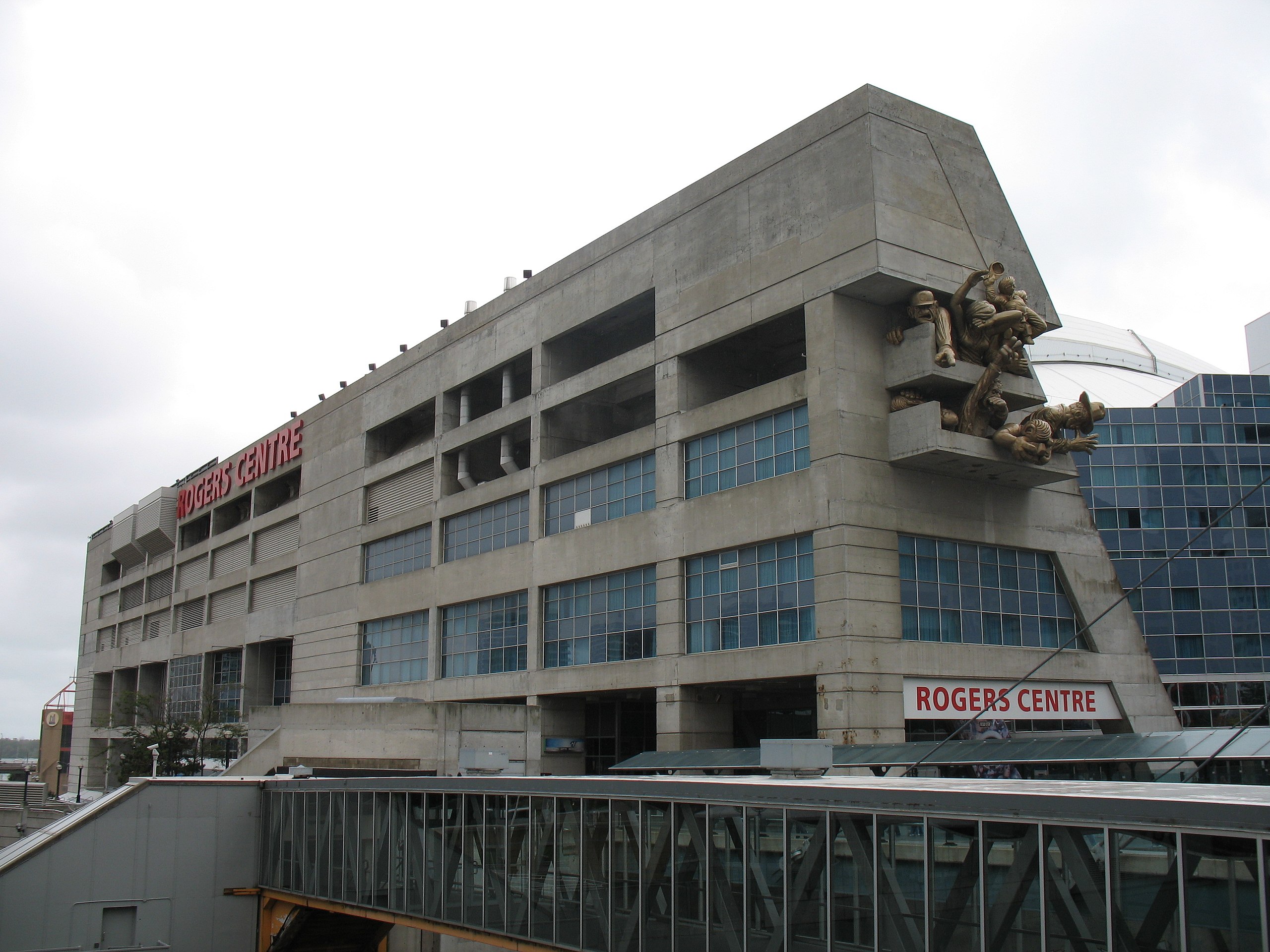 File:Rogers Centre, Toronto, Ontario (21217570604).jpg - Wikimedia