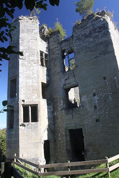 File:Ruins Illens Oct 2010.jpg