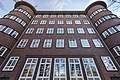 Deutsch: Fassadendetail der Schule Langenfort in Hamburg-Barmbek-Nord.