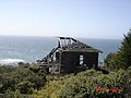 Thumbnail for File:Shack above the beach near Healdsburg, Ca., Hwy 101 014.jpg