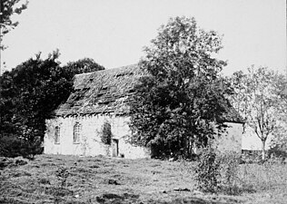 Kyrkan sedd från sydöst, slutet av 1800-talet.