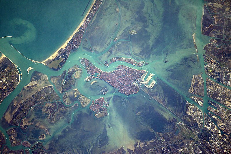 File:Space Station Flight Over Venice.jpg