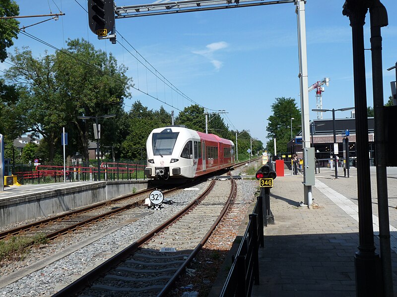 File:Station Tiel 2020 6.jpg