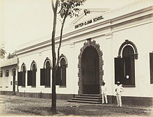 The facade of the building in the 1920s. Stovia-fac.jpg