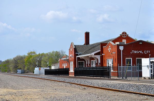 Strong City ATSF depot (2015)