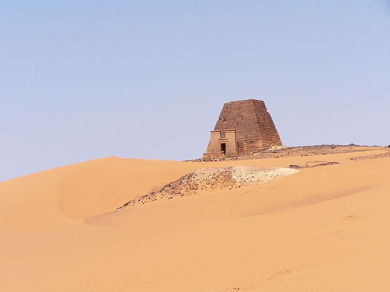 File:Sudan Meroe Pyramids 30sep2005 9.jpg