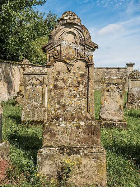 File:Sulzdorf-Judenfriedhof-8145519.jpg