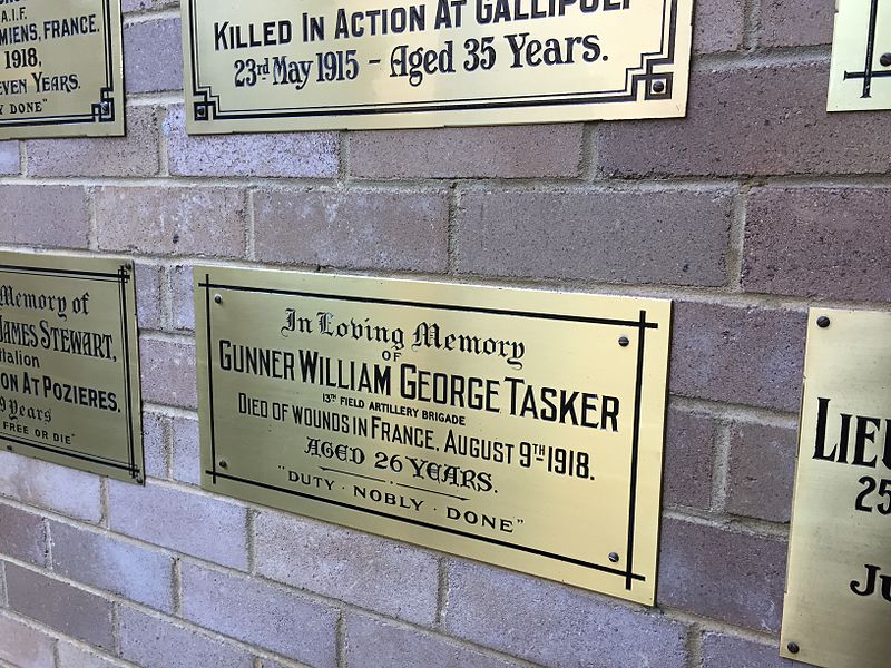 File:Taskerplaque.jpg