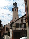 Le clocher de l'église luthérienne vu depuis la Grand'Rue.