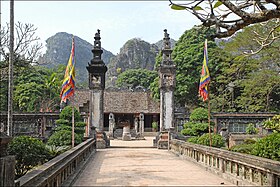 280px Temple comm%C3%A9moratif au roi Dinh Tien Hoang %28Hoa Lu%29