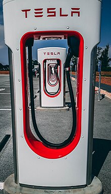 Tesla ajoute 1000 bornes à son réseau européen de Superchargers