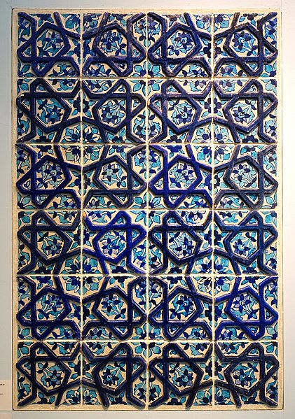 File:Tilework, Pakistan, Multan, 16th century AD, glazed earthenware - Linden-Museum - Stuttgart, Germany - DSC03892.jpg
