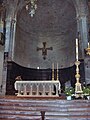 El altar mayor y el Crucifijo (siglo XIII)