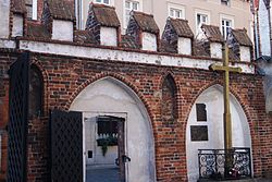 Toruń, kościół pw. WNMP (mur), ul. Panny Marii 2 (OLA Z.).JPG