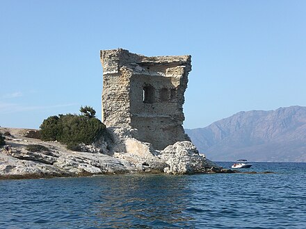 Ruines de la Tour de la Mortella, qui a donné son nom et a servi de modèle.