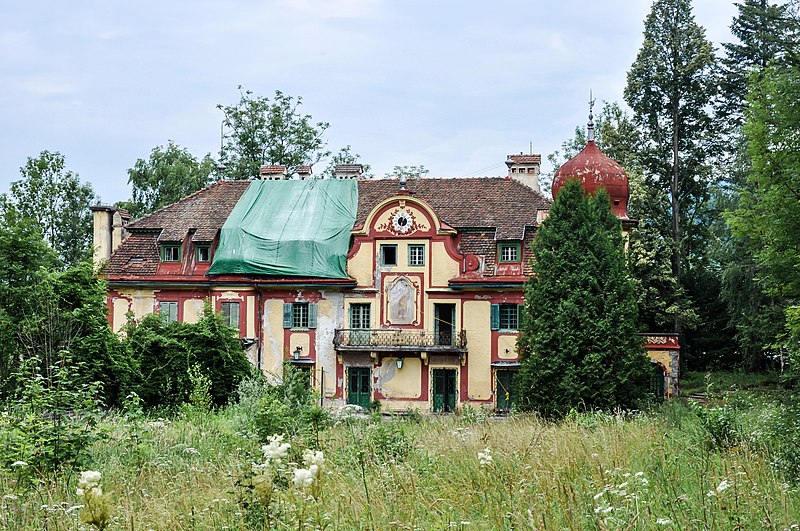 File:Treglwang Schloss Paltenstein Parkseite.jpg