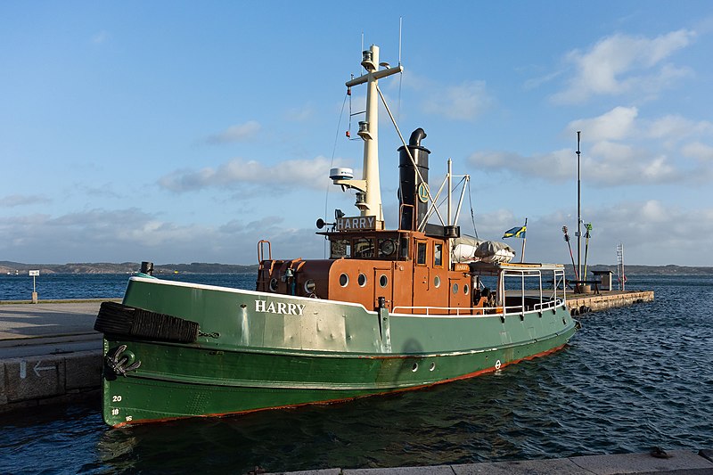 File:Tugboat Harry at home in Lysekil harbor 2.jpg