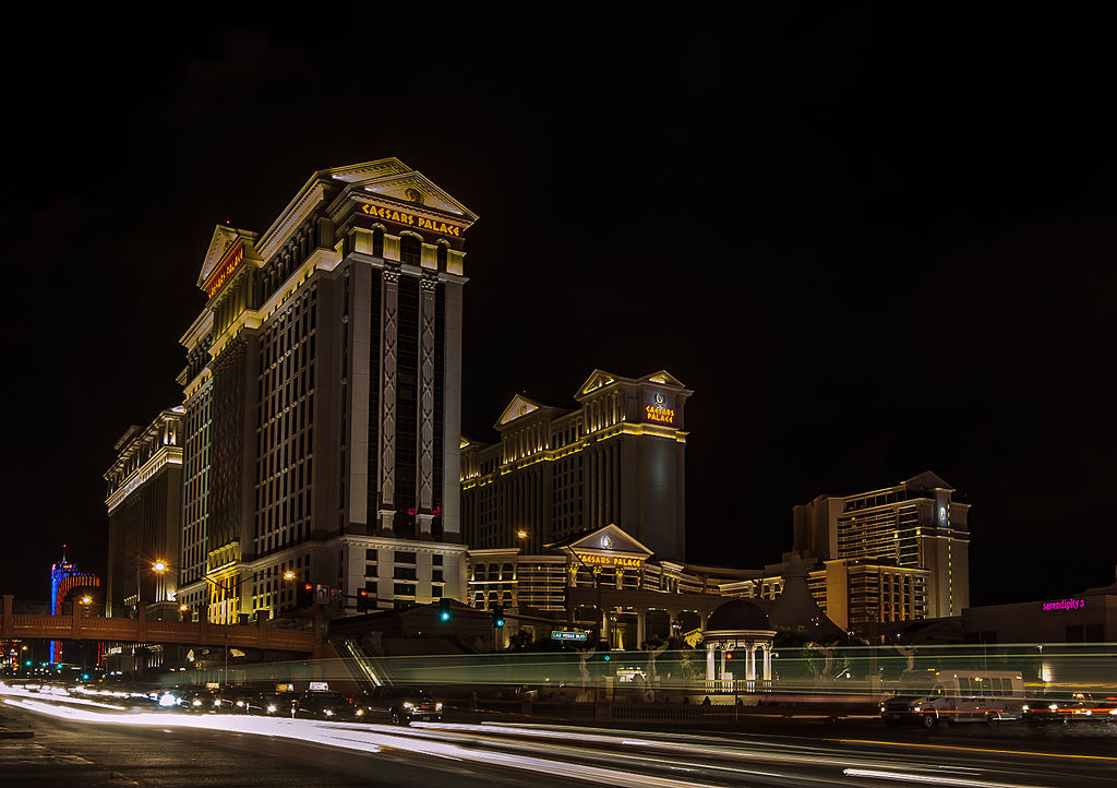 File:Las Vegas Strip by night.jpg - Wikimedia Commons