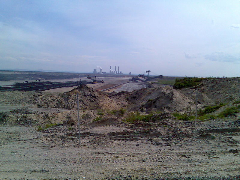 File:Vattenfall Europe Kraftwerk Boxberg mit Tagebau Nochten.jpg