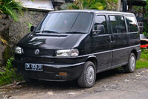 Volkswagen Caravelle GL (T4) (32526614727).jpg