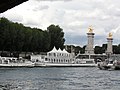 Vue depuis bateau-mouche sur la Seine.jpg