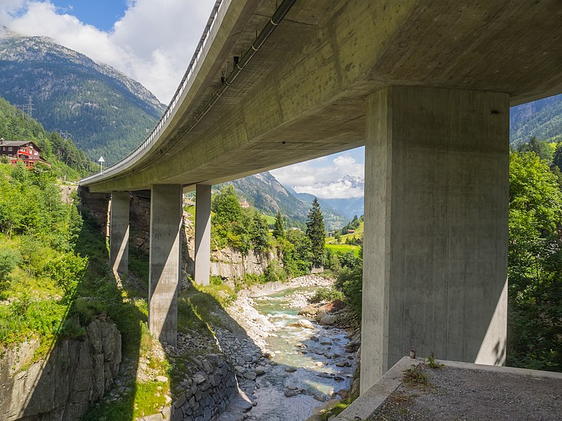 File:Wattingen Brücke Reuss Wassen UR 20160811-jag9889.jpg