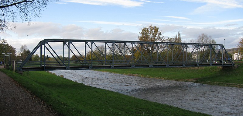 File:Wiesenbrücke über die Elz bei Emmendingen-Wasser 5.jpg