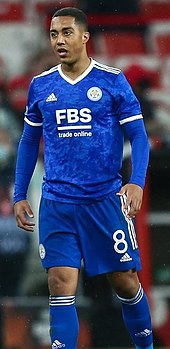 Tielemans playing for Leicester City in 2021 Youri Tielemans 2021.jpg