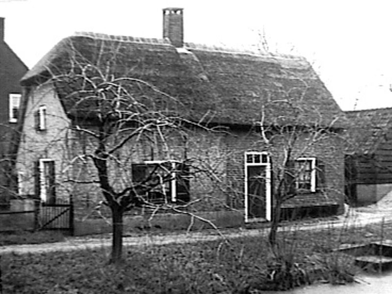 File:Zij- en voorgevel - Unknown - 20505574 - RCE.jpg