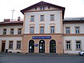 Čeština: Ústí nad Labem-Střekov, okres Ústí nad Labem. U Stanice, nádraží Ústí nad Labem-Střekov, nádražní budova. English: Ústí nad Labem-Střekov, Ústí nad Labem District, Ústí nad Labem Region, Czech Republic. U Stanice street, the train station Ústí nad Labem-Střekov. Camera location 50° 38′ 59.9″ N, 14° 02′ 51.9″ E    View all coordinates using: OpenStreetMap