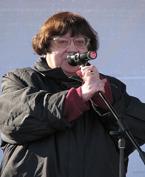 File:Валерия Новодворская на митинге 9 октября 2010 (cropped).jpg