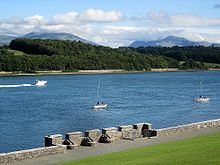 Plas Newydd Sea wall and Carronades 10 Plas Newydd Anglesey.JPG