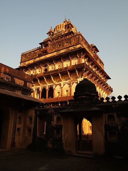 File:20111028 - 053 - Bir Singh Deo Palace.jpg