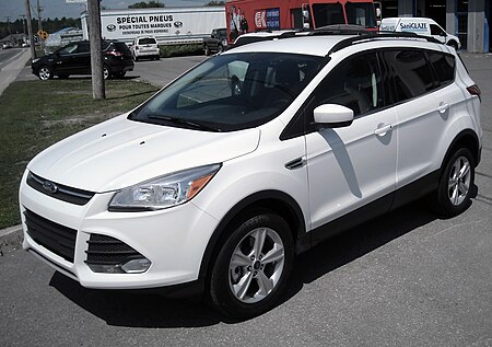 ไฟล์:2013_Ford_Escape_SEL_FWD_dealer.jpg