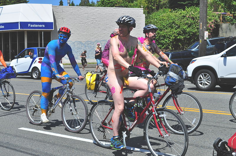 File:2014 Fremont Solstice cyclists 010A.jpg