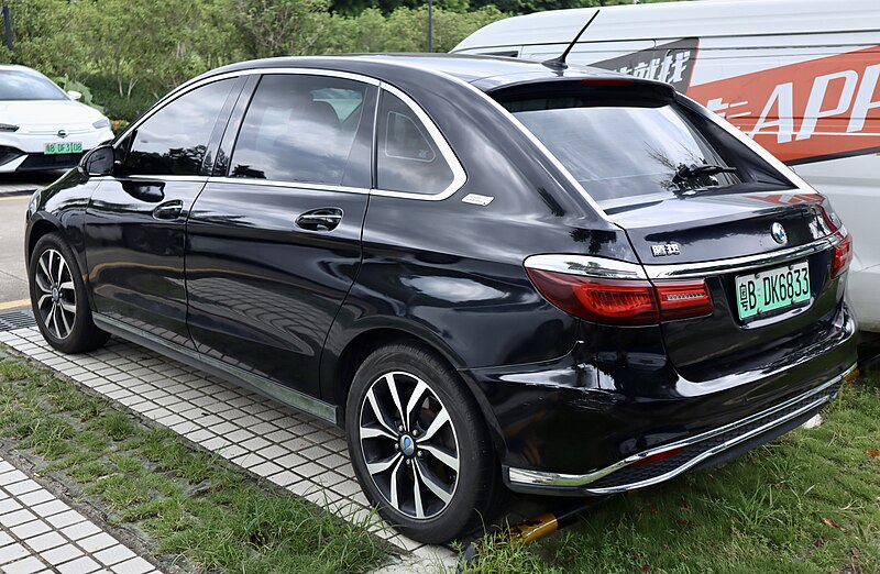 File:2018 Denza 500 (rear).jpg