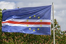 The flag of Cape Verde on a flagpole 2019-05-06 Empfang Jorge Carlos Fonseca-1160.jpg
