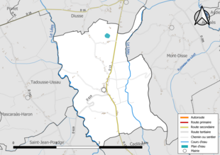 Carte en couleur présentant le réseau hydrographique de la commune