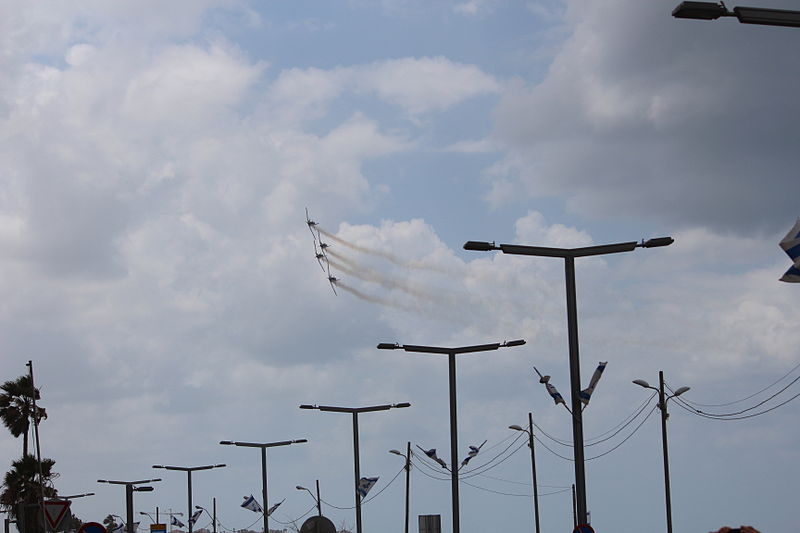 File:Air Force Fly By on Tel Aviv Beach IMG 5878.JPG